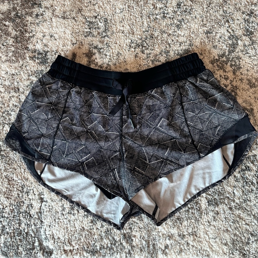 Lululemon size 8 Reg Shorts